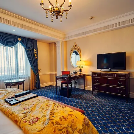Hotel Fairmont Grand