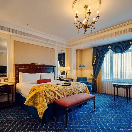 Fairmont Grand Hotel